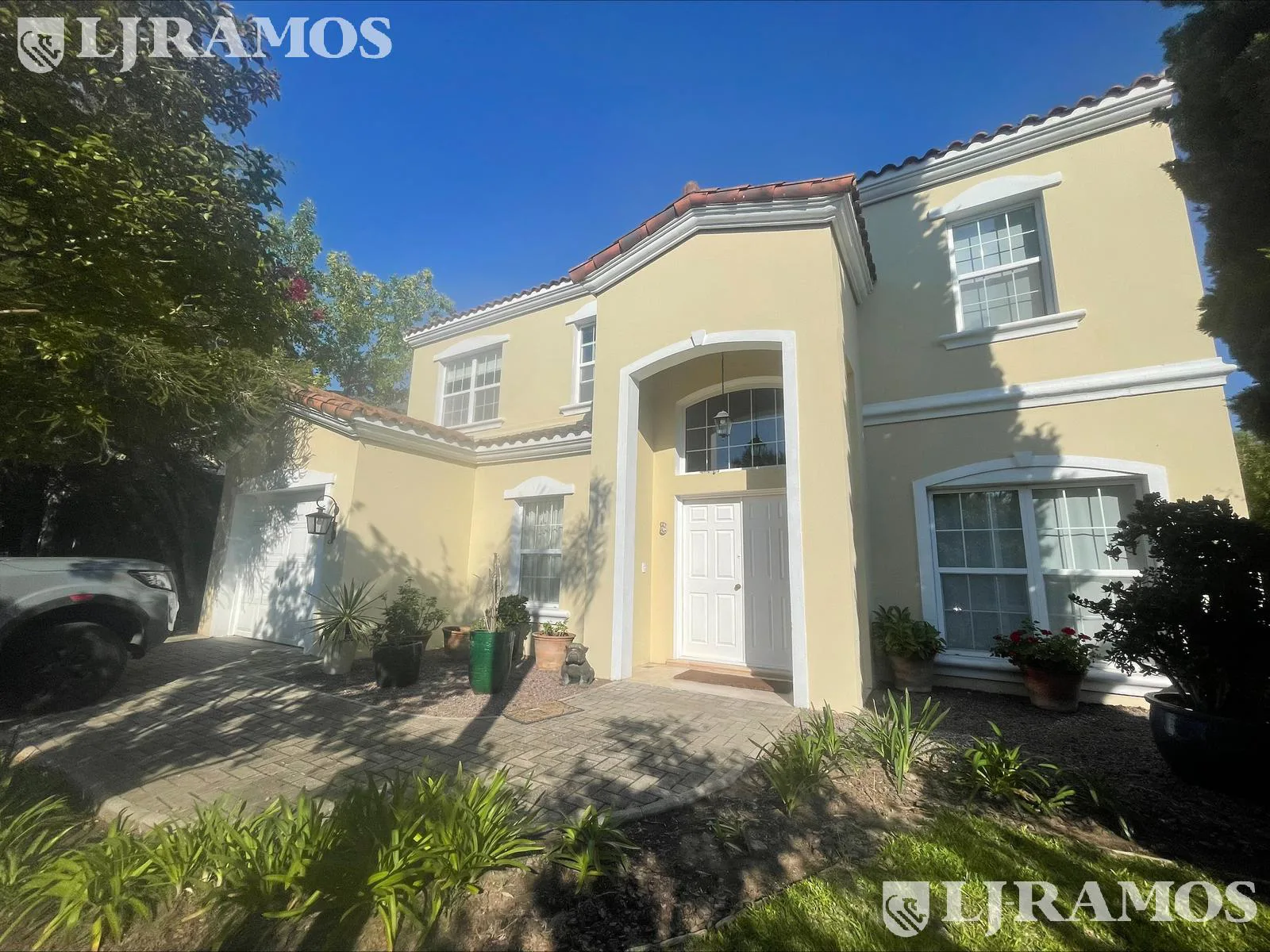 Casa al agua con 6 dormitorios, en venta en Barrancas del Lago foto 2