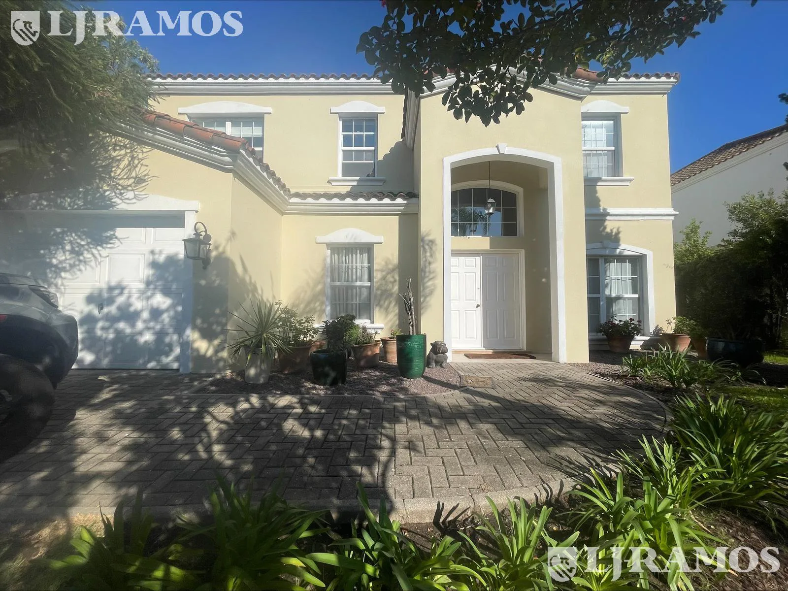 Casa al agua con 6 dormitorios, en venta en Barrancas del Lago foto 3