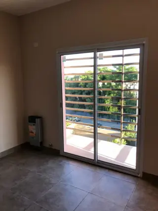 Venta departamento de 2 ambientes Luján Centro foto 3