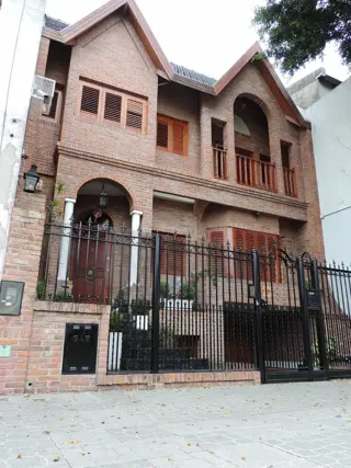 Excelente Casa de 5 Amb, Garage, Parque, Quincho foto 4