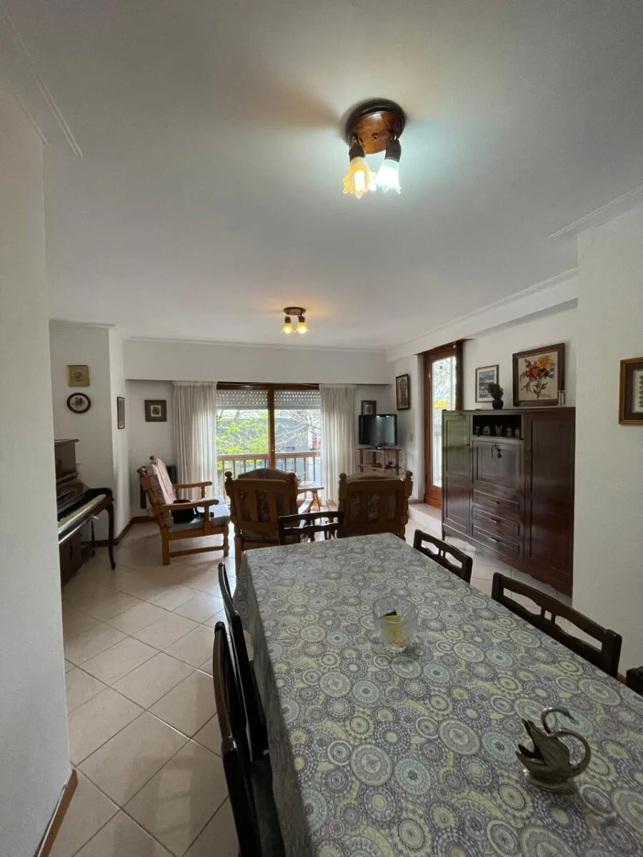 3-Bedroom House 10 Blocks from the Ocean in Miramar, Sleeps 6