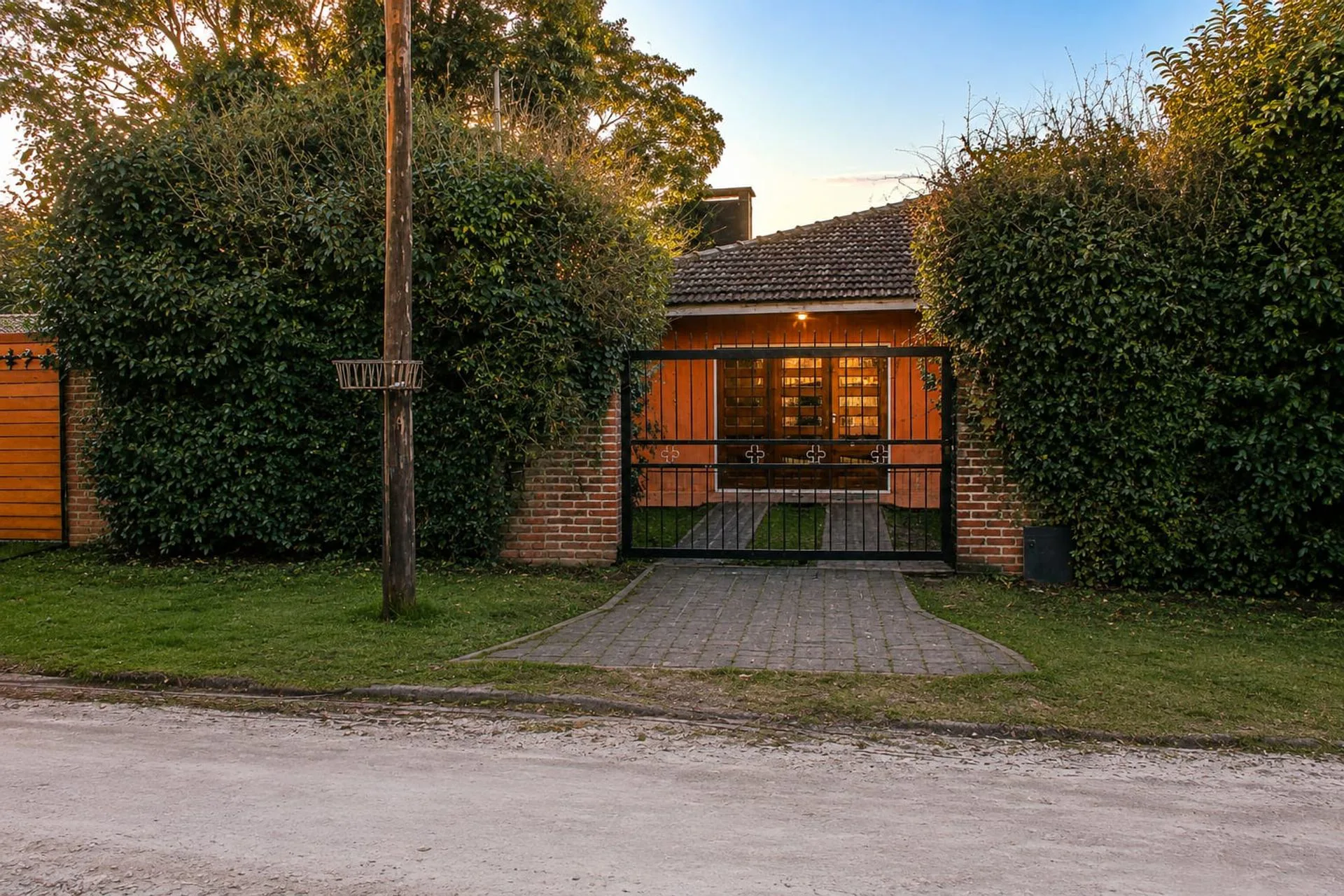 Venta casa 3 ambientes Colinalegre