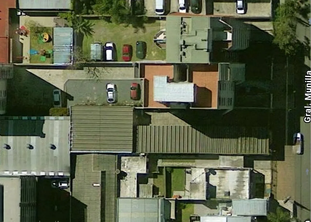 VENTA GALPON SOBRE LOTE APTO DESARROLLO MORON foto 4
