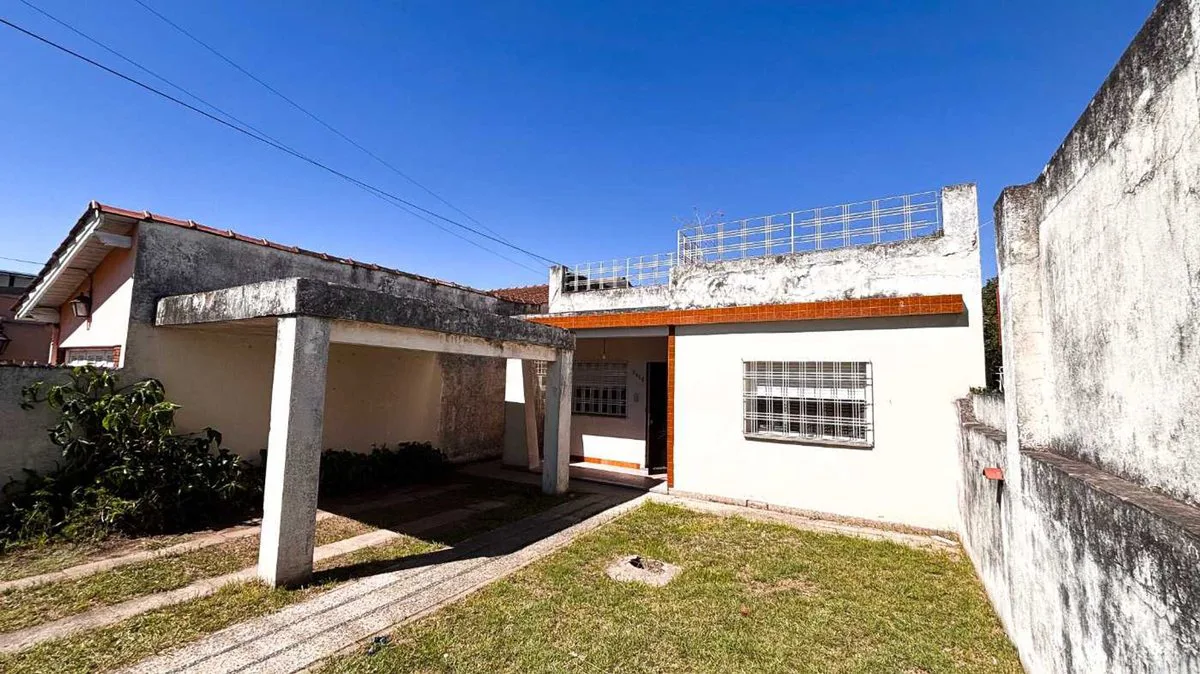 VENTA-CASA 3 AMB CON COCHERA Y PILETA-SAN JUSTO foto 3