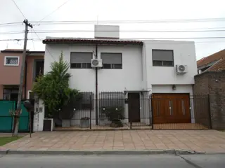 Casa en dos plantas 3 dormitorios - Familia numerosa - Apta credito foto 1