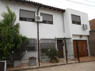 Casa en dos plantas 3 dormitorios - Familia numerosa - Apta credito foto 2
