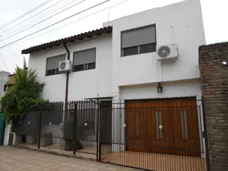 Casa en dos plantas 3 dormitorios - Familia numerosa - Apta credito foto 3