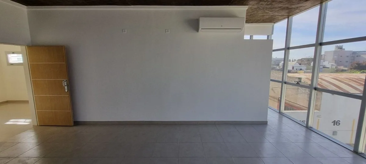 se vende edificio premium de oficinas y local foto 2