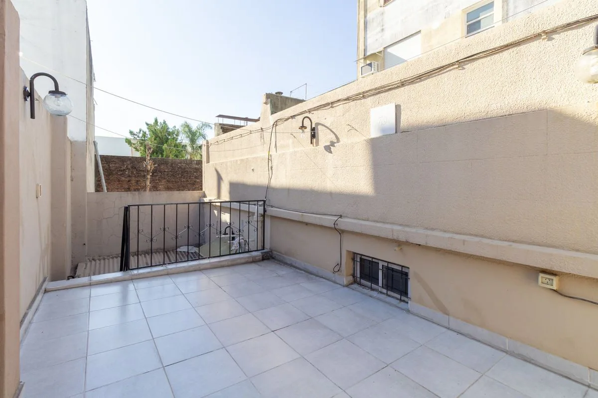 Venta PH 3 amb Planta baja con terraza y parrilla foto 4