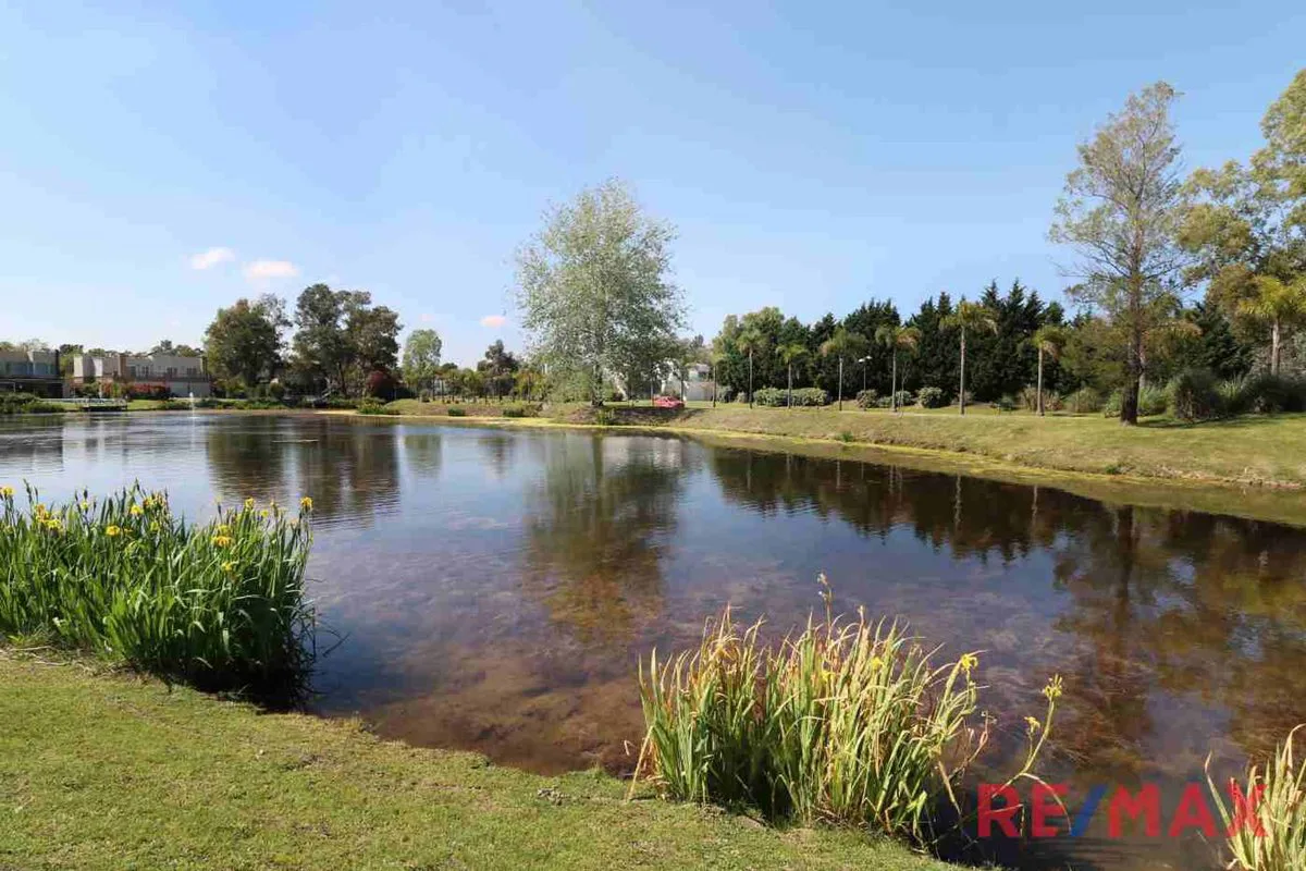 Venta Lote Terralagos, barrio House fondo a lago. foto 5