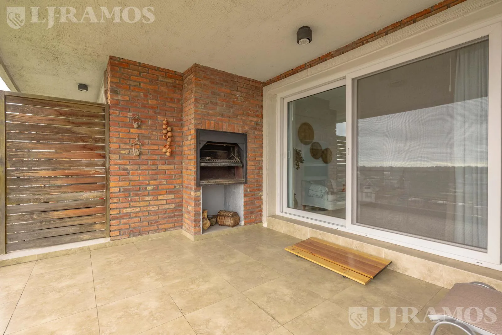 3 AMB - 2 SUITES - CON COCHERA - EN VENTA EN MIRADORES DE BAHÍA foto 4