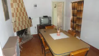 EXCELENTE CHALET DE 4 AMB. + DEPARTAMENTO DE 2 AMB. CON ENTRADA INDEPENDIENTE. foto 4