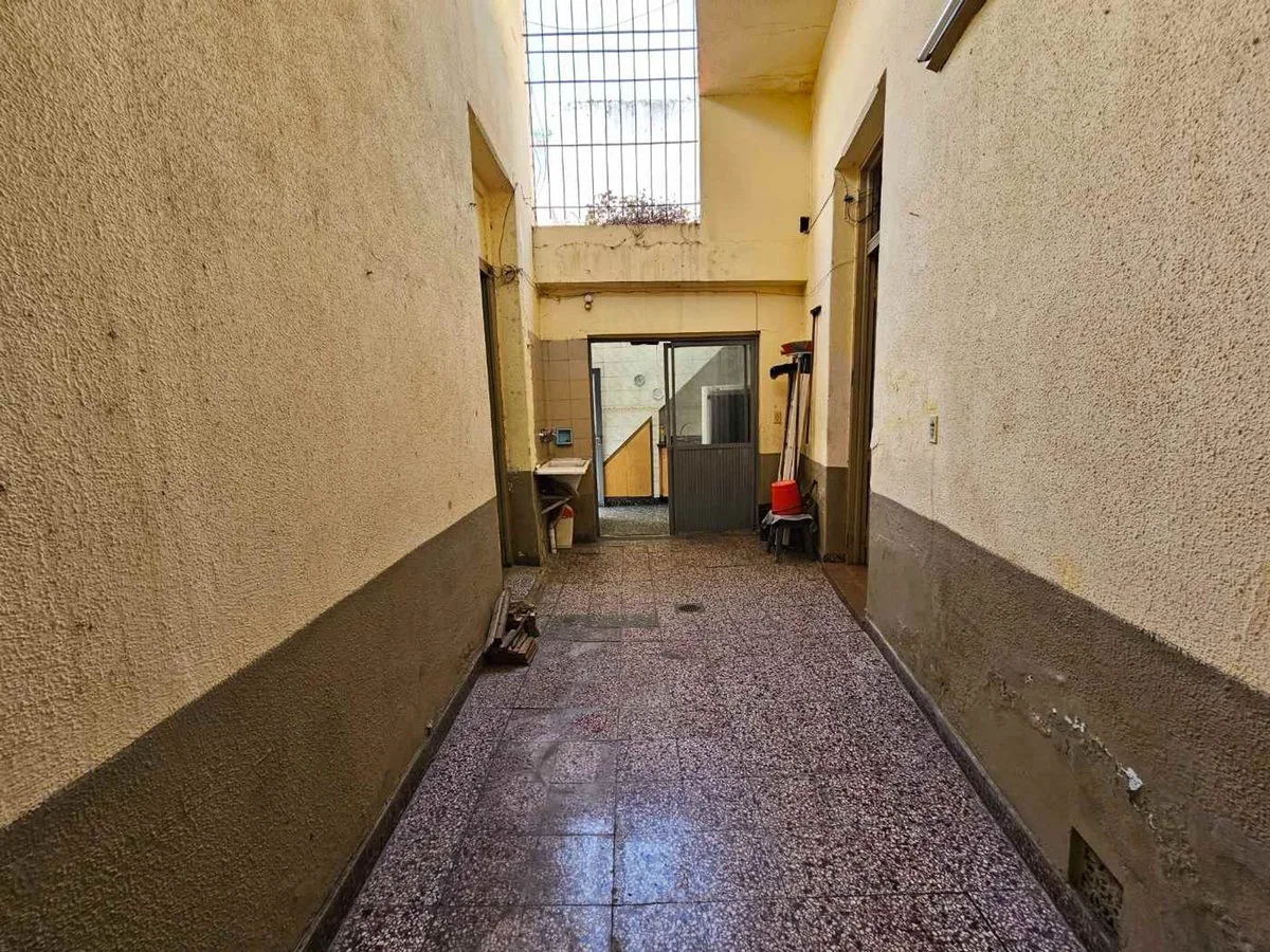 Local comercial con vivienda - Pompeya- venta foto 5