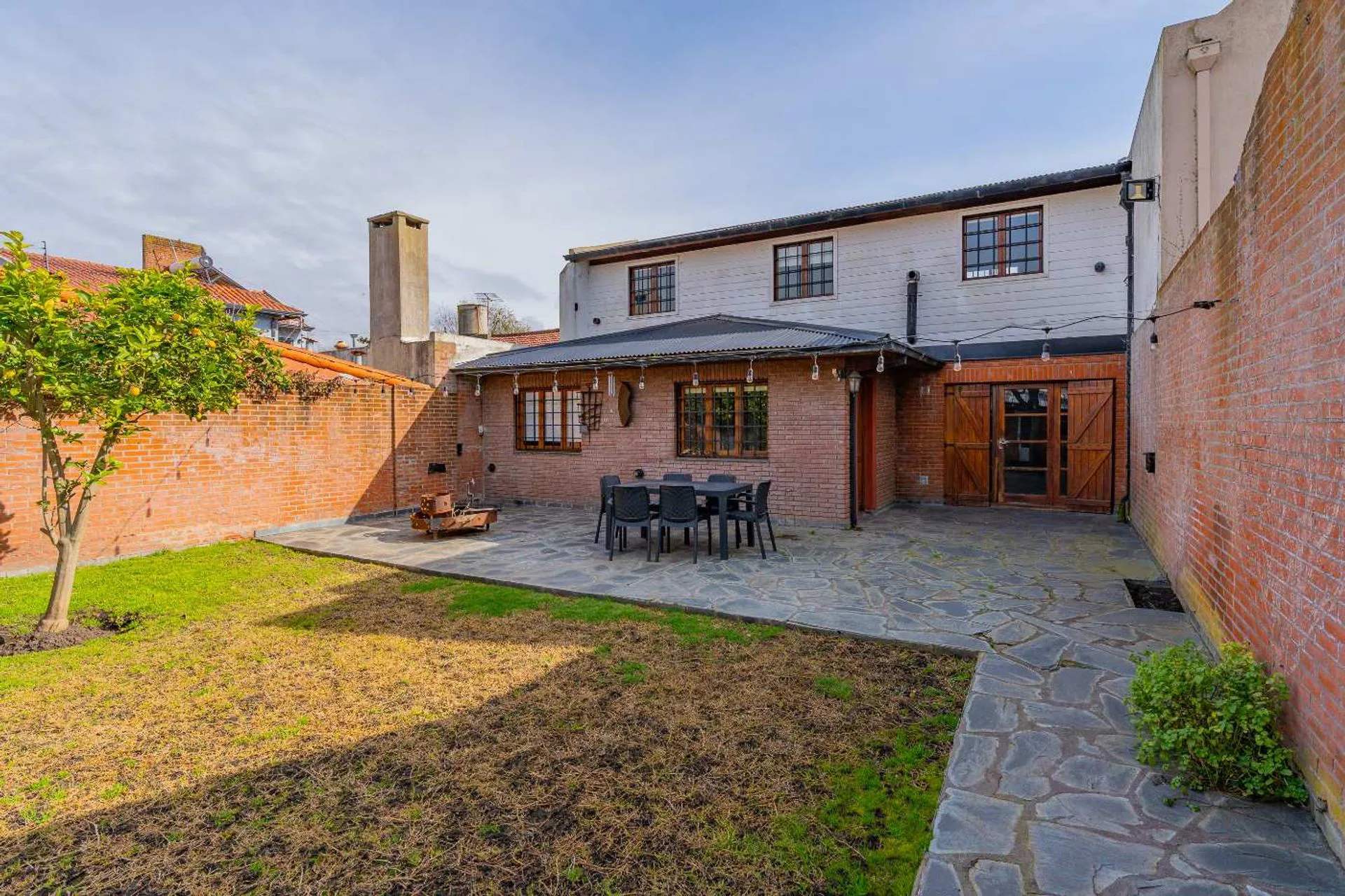 Venta Casa 5 Ambientes Cochera Parque Constitucion foto 5