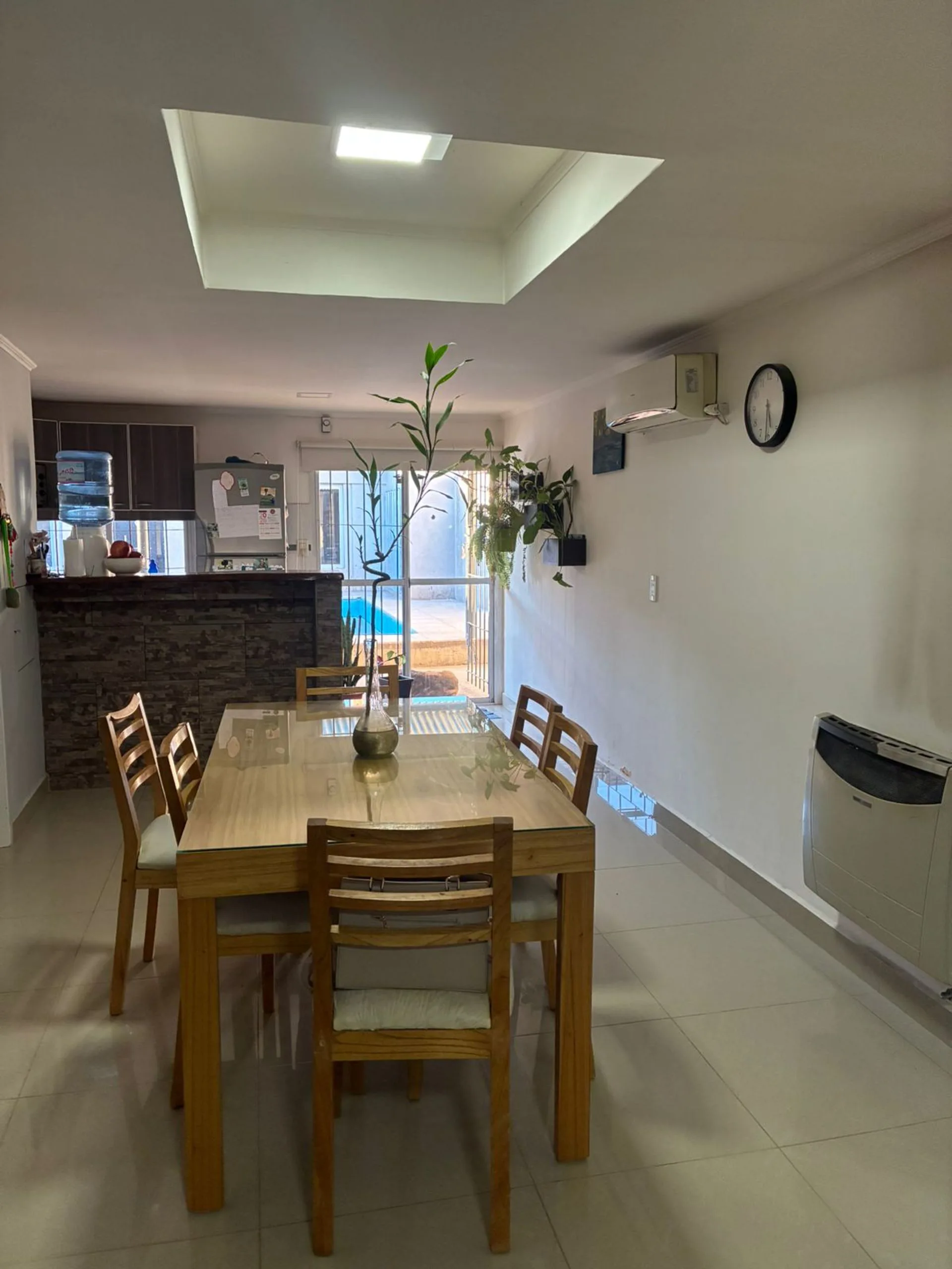 CASA EN VENTA CON QUINCHO Y PILETA EN VILLA REGINA foto 5