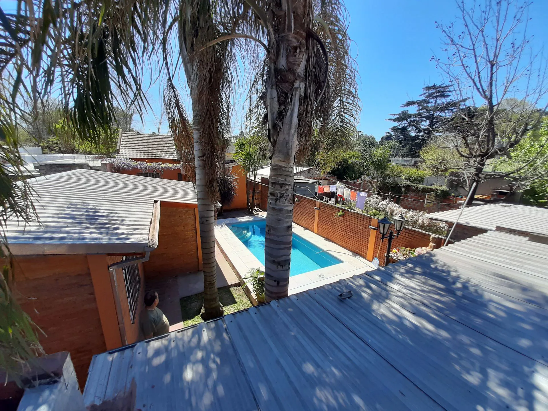 VENTA CASA CON PILETA BUENA ZONA MORENO foto 4