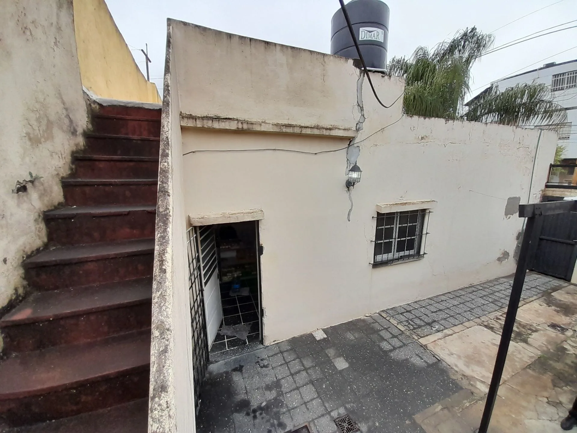 Venta Amplia Casa con Cochera - Patio - Terraza foto 4