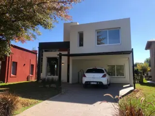 Casa en venta en Country Banco Provincia foto 3