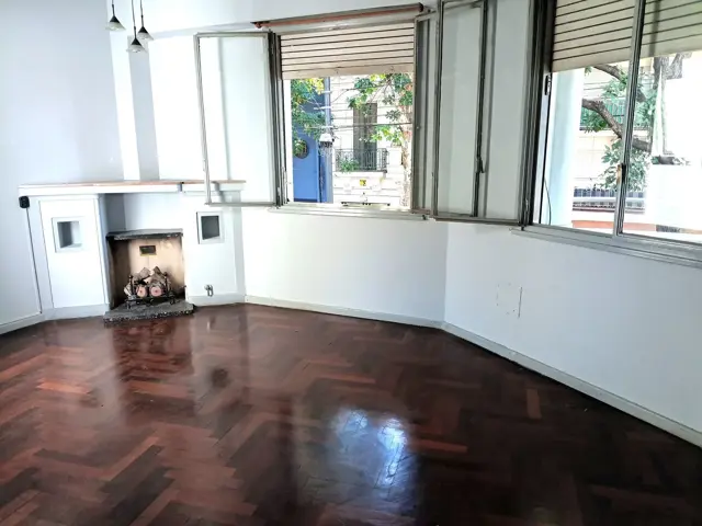 Departamento tipo casa en venta en Chacarita