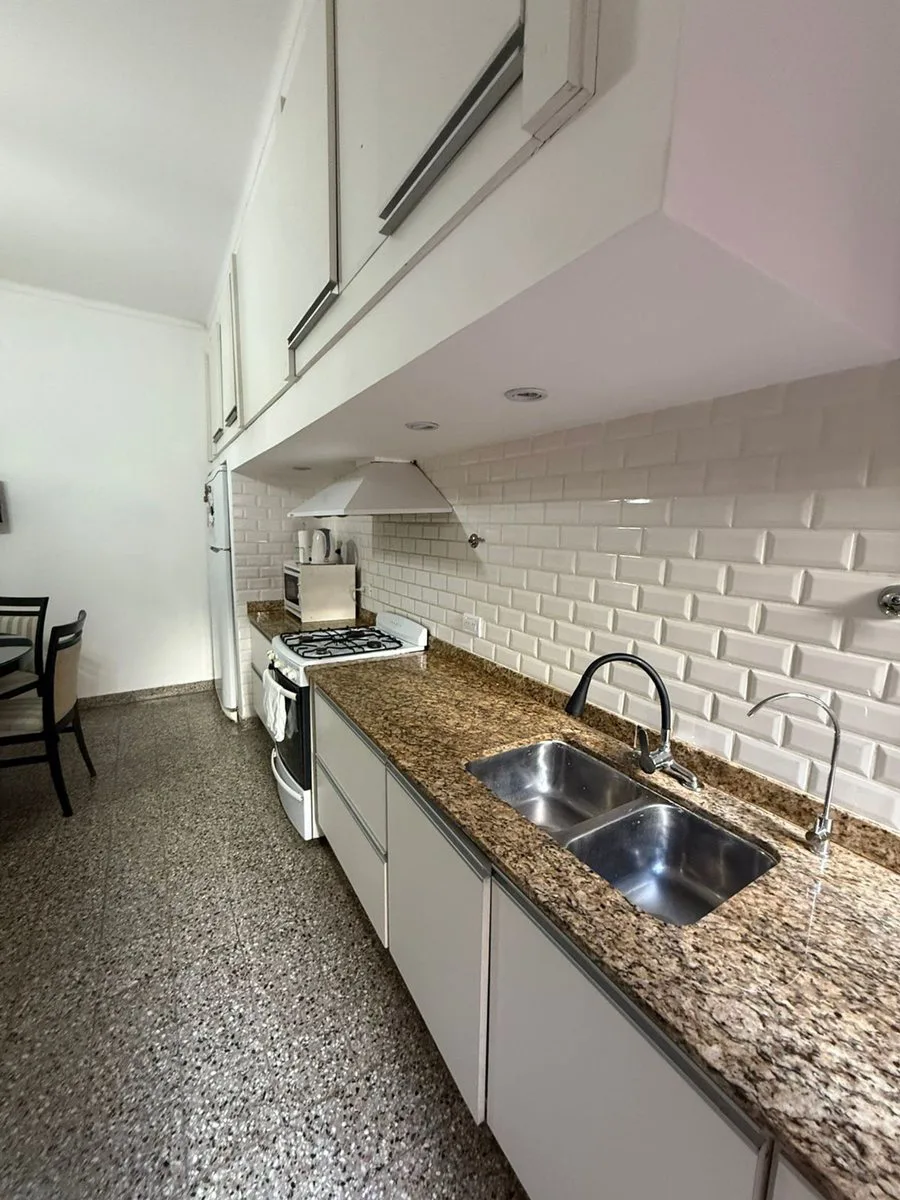 Casa PH al frente- 3 dormit- cochera IMPECABLE foto 4