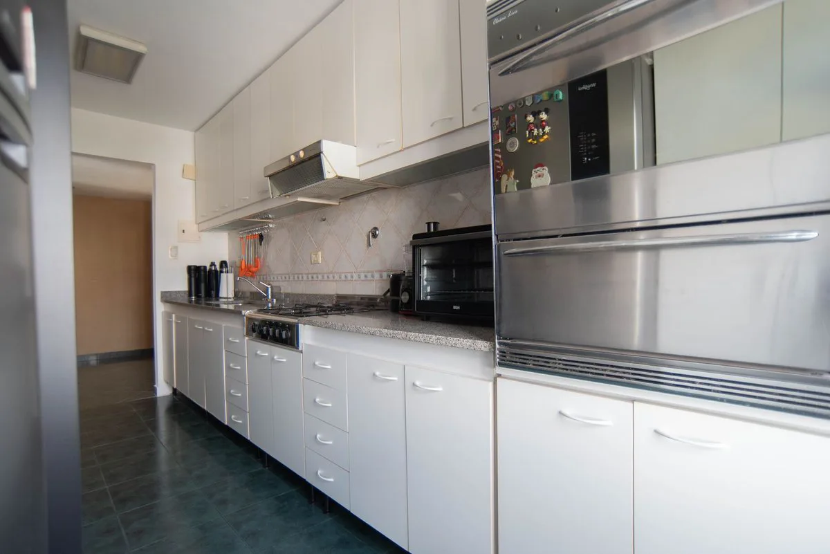 VENTA DEPTO 5 AMB C/BALCON y COCHERA V. CRESPO foto 2