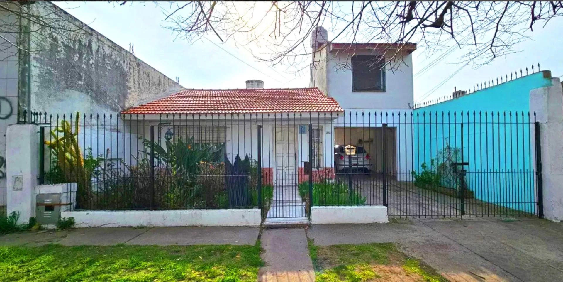 VENTA CASA EN BLOCK MAS TRES DEPARTAMENTOS
