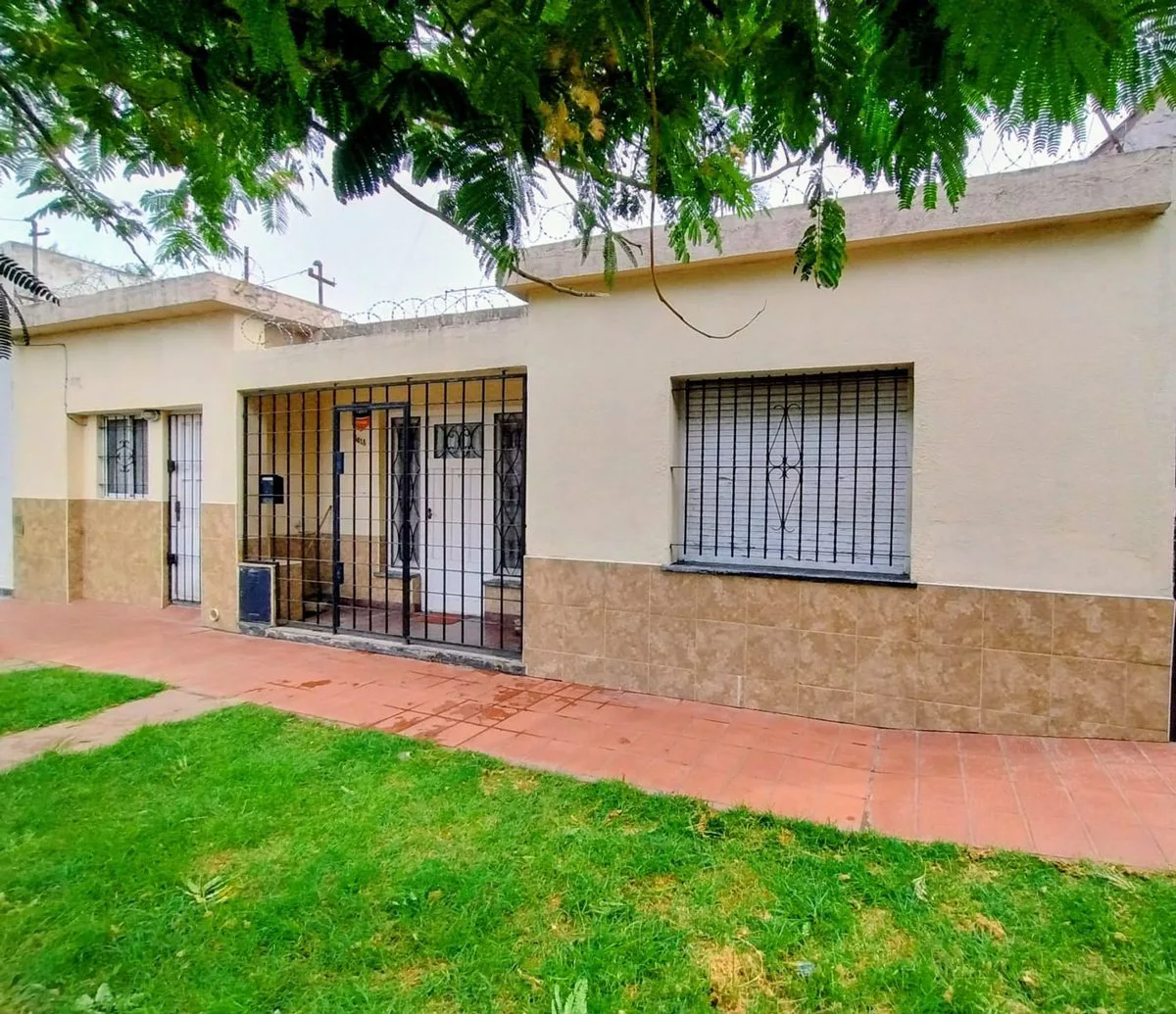 VENTA CASA 3 AMB + DEPTO 2 AMB B.Florencio Sanchez