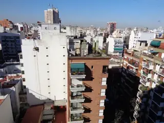Depto de 4 amb al frente con balcón y cochera en Almagro. foto 5
