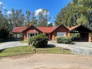 Venta de casa en Echeverría del lago de 4 amb, con piscina- Canning foto 5