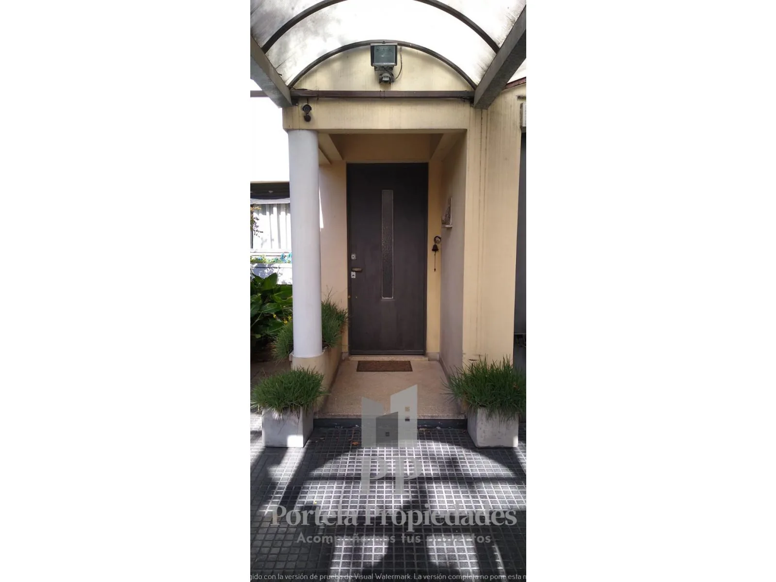 CASA EN VENTA 6 AMBIENTES CASTELAR SUR foto 3