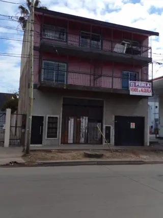 local con 4 oficinas foto 1