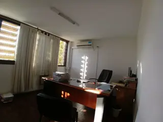 EN VENTA - OFICINA FRENTE A TRIBUNALES I - ARTURO M BAS ESQUINA D. QUIROZ - 35M2 - CON RENTA foto 4
