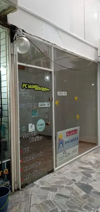 Alquiler de local en galería “Nazmi” foto 1