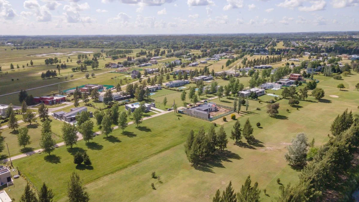 LOTE EN VENTA FINCAS DE SAN VICENTE CLUB DE GOLF foto 2