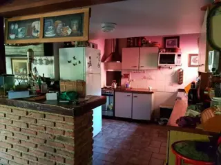 VENTA casa 3 dormitorios en San Martín de los Andes centro. foto 4