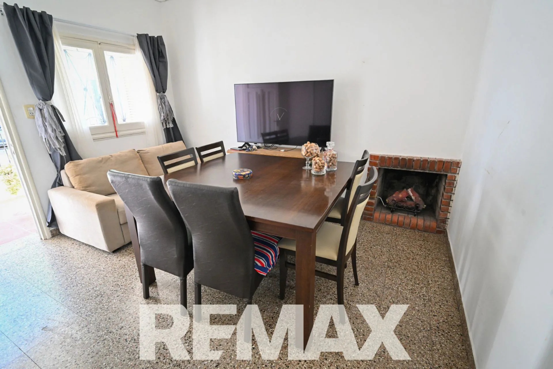 SE VENDE Casa 2 Dormitorios - Barrio Norte foto 4