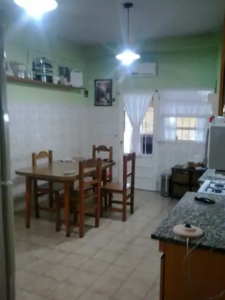 Hermoso departamento tipo casa foto 3