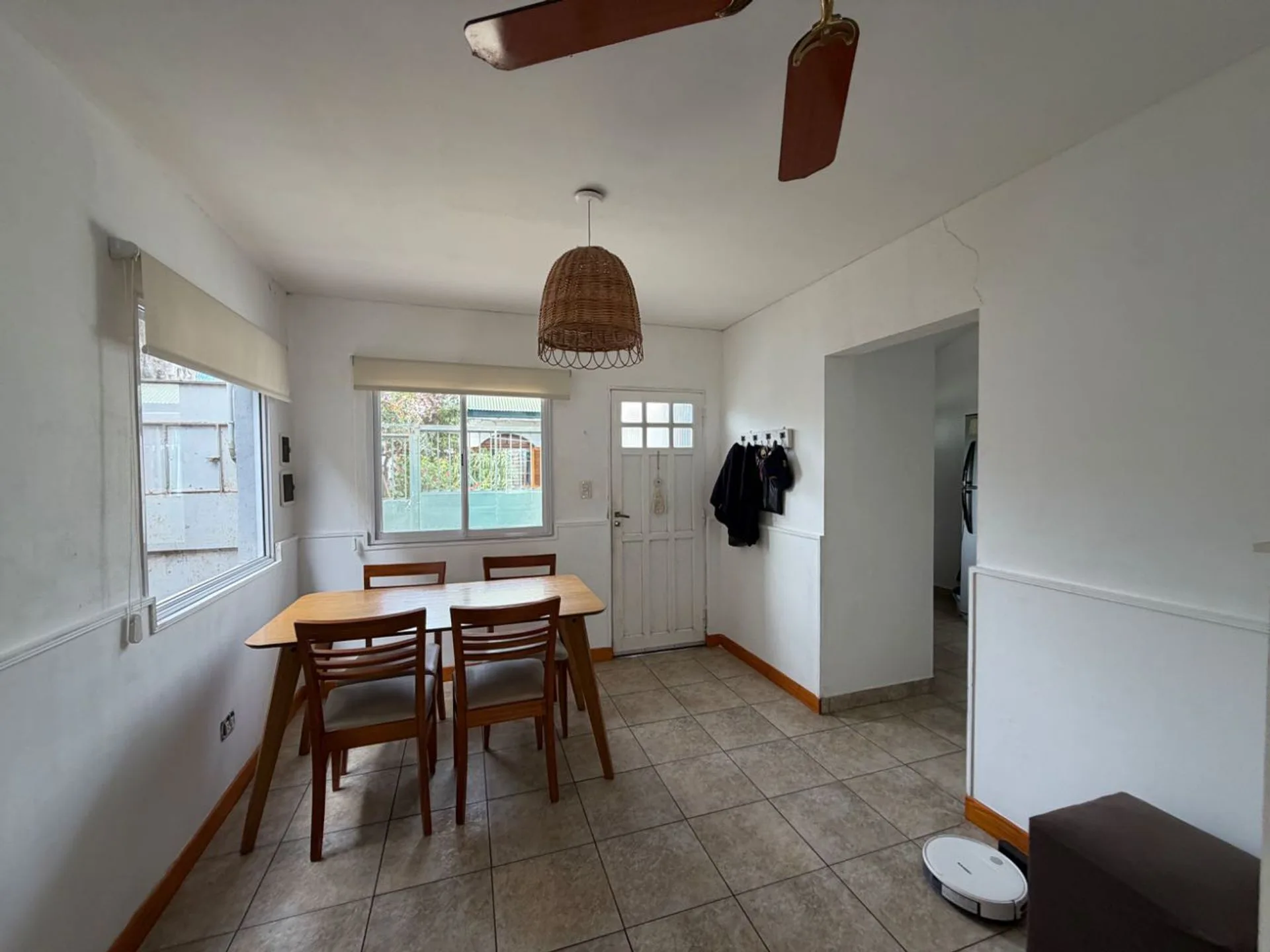 CASA EN VENTA 2 DORMITORIOS CON COCHERA - CENTRO foto 5