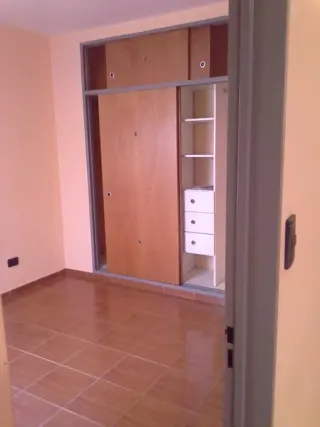 Dpto. de 2 amb., primer piso por escalera, a tres cuadras delaestación.Muy buen estado. foto 5
