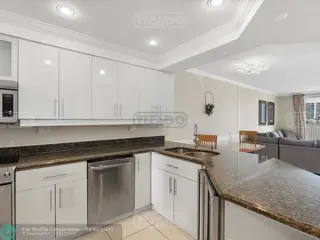 18260 N Bay Rd #304 18200 foto 2