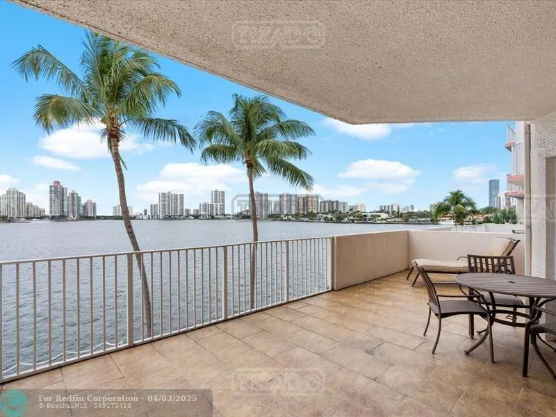 18260 N Bay Rd #304 18200 foto 4