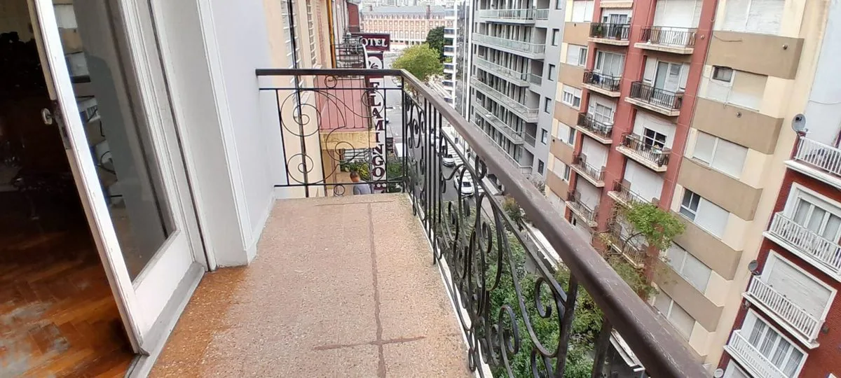 VENTA SEMIPISO 4 AMB + DEP. Y COCHERA - CENTRO foto 4