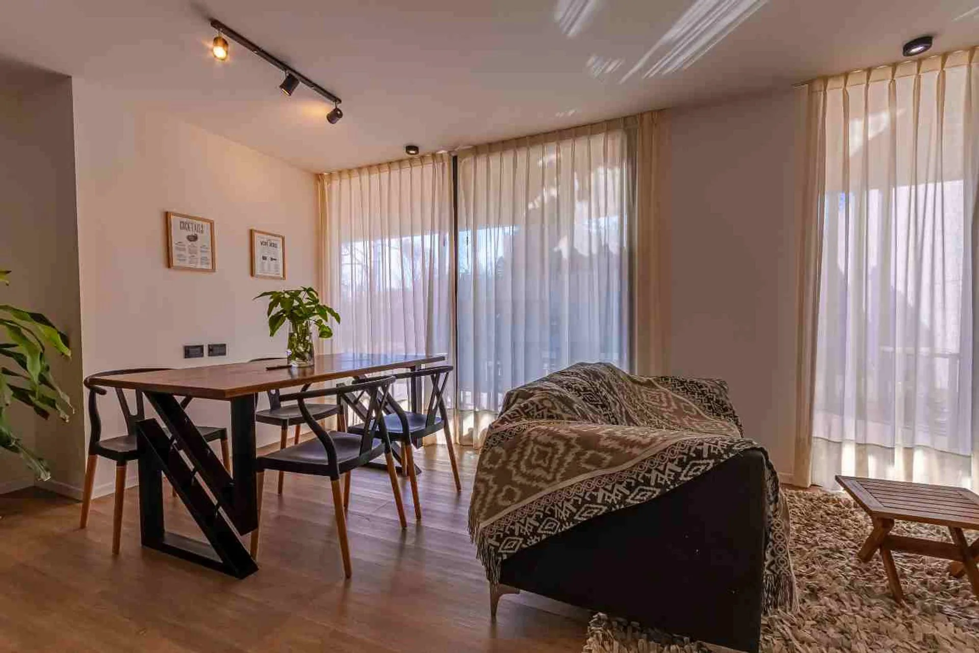 CASA EN VENTA 2 DORMITORIOS FISHERTON foto 3