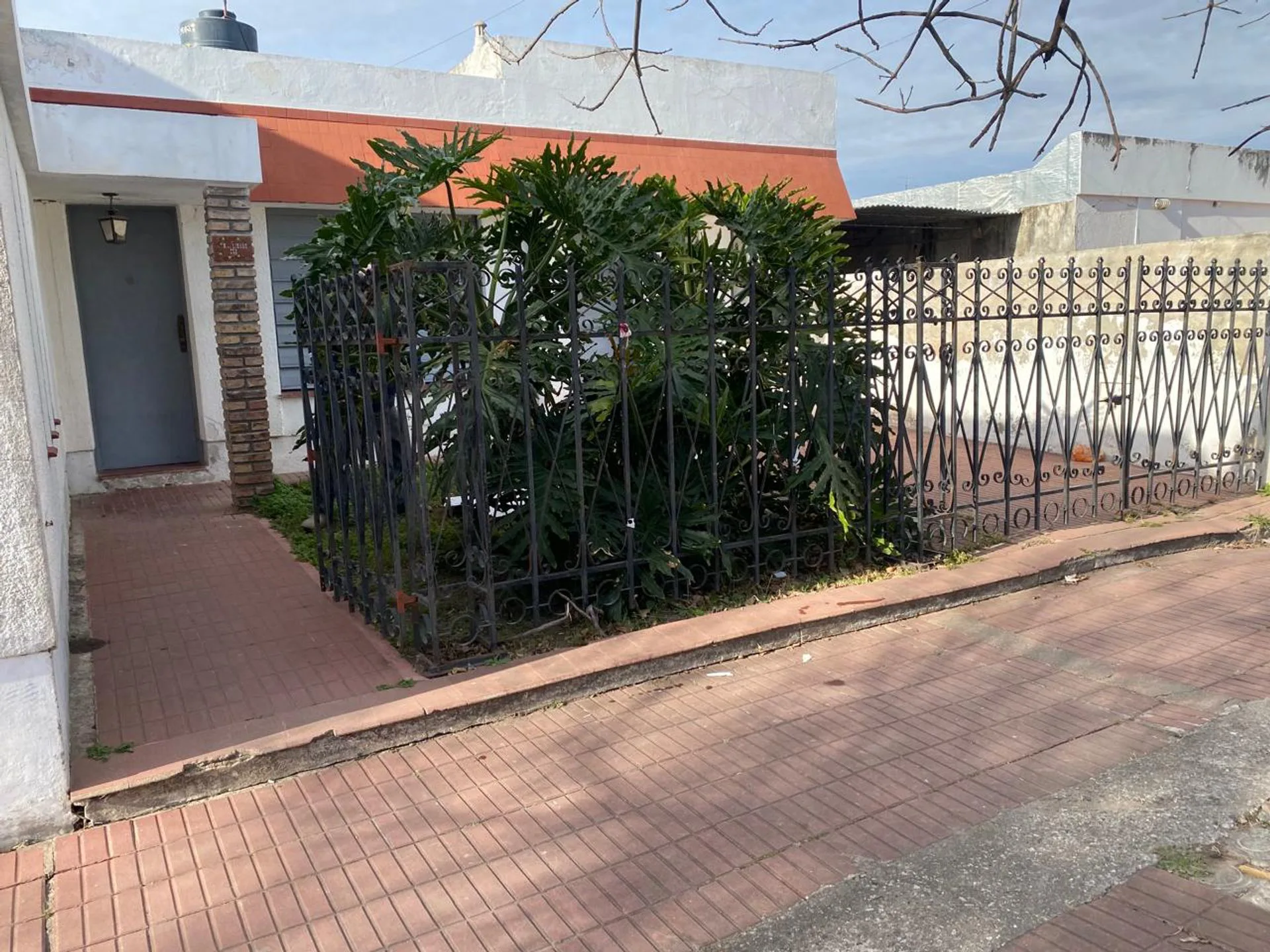 SE VENDE CASA TRES DORMITORIOS -  ZONA TRIBUNALES foto 4