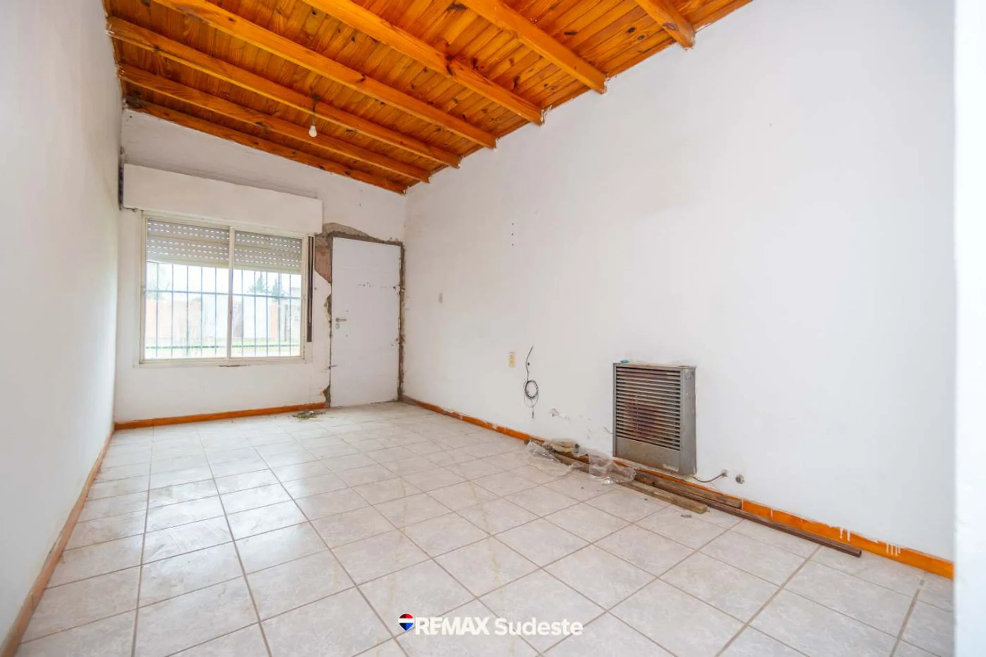 CASA 3 DORMITORIOS + LOCAL foto 4