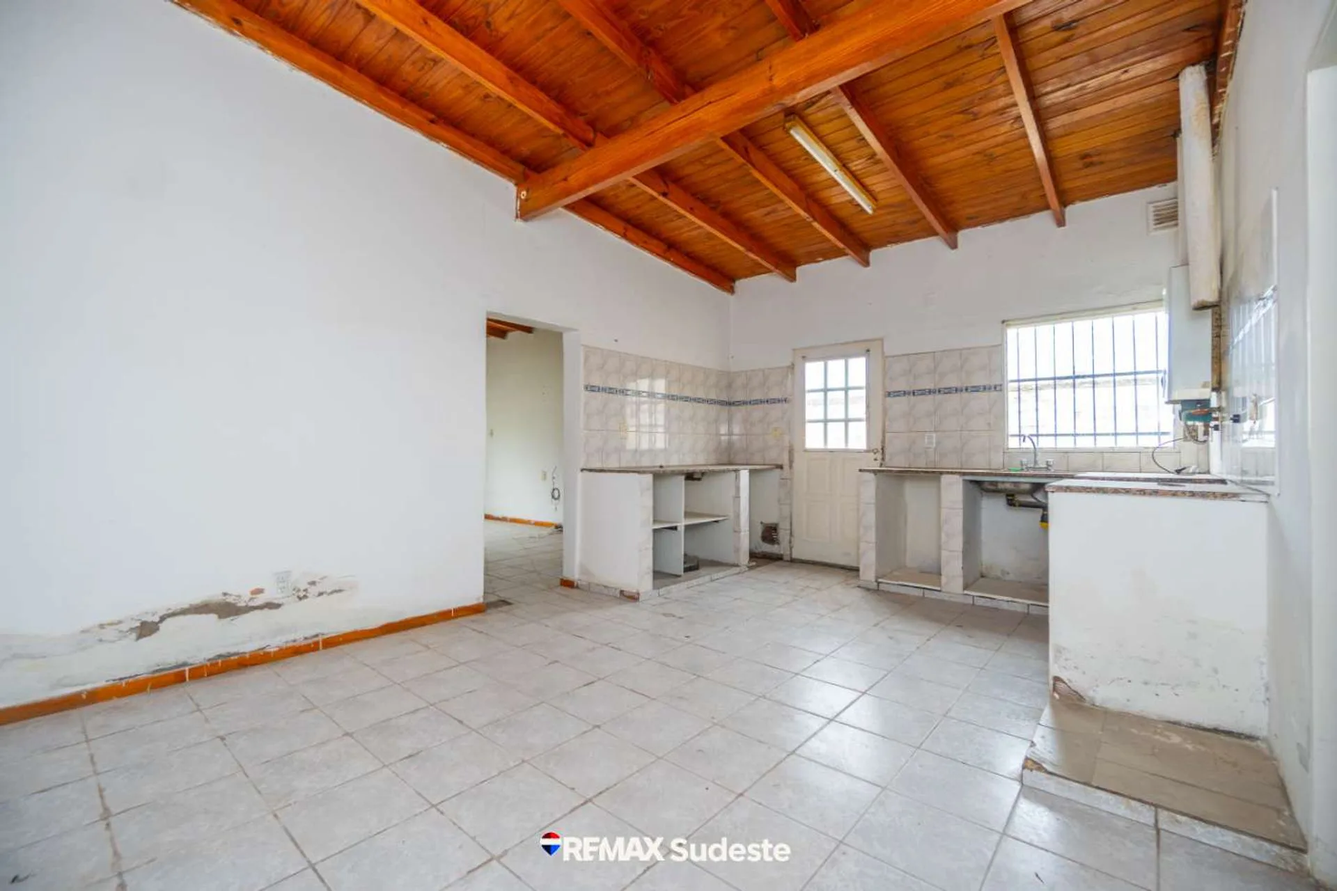 CASA 3 DORMITORIOS + LOCAL foto 5