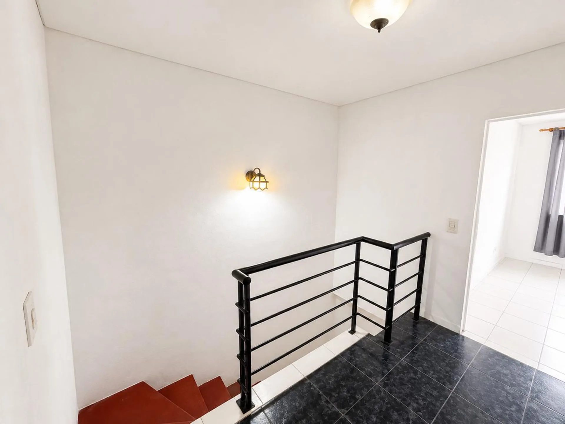 Venta de casa en Pilar Triplex 3 dormitorios foto 4
