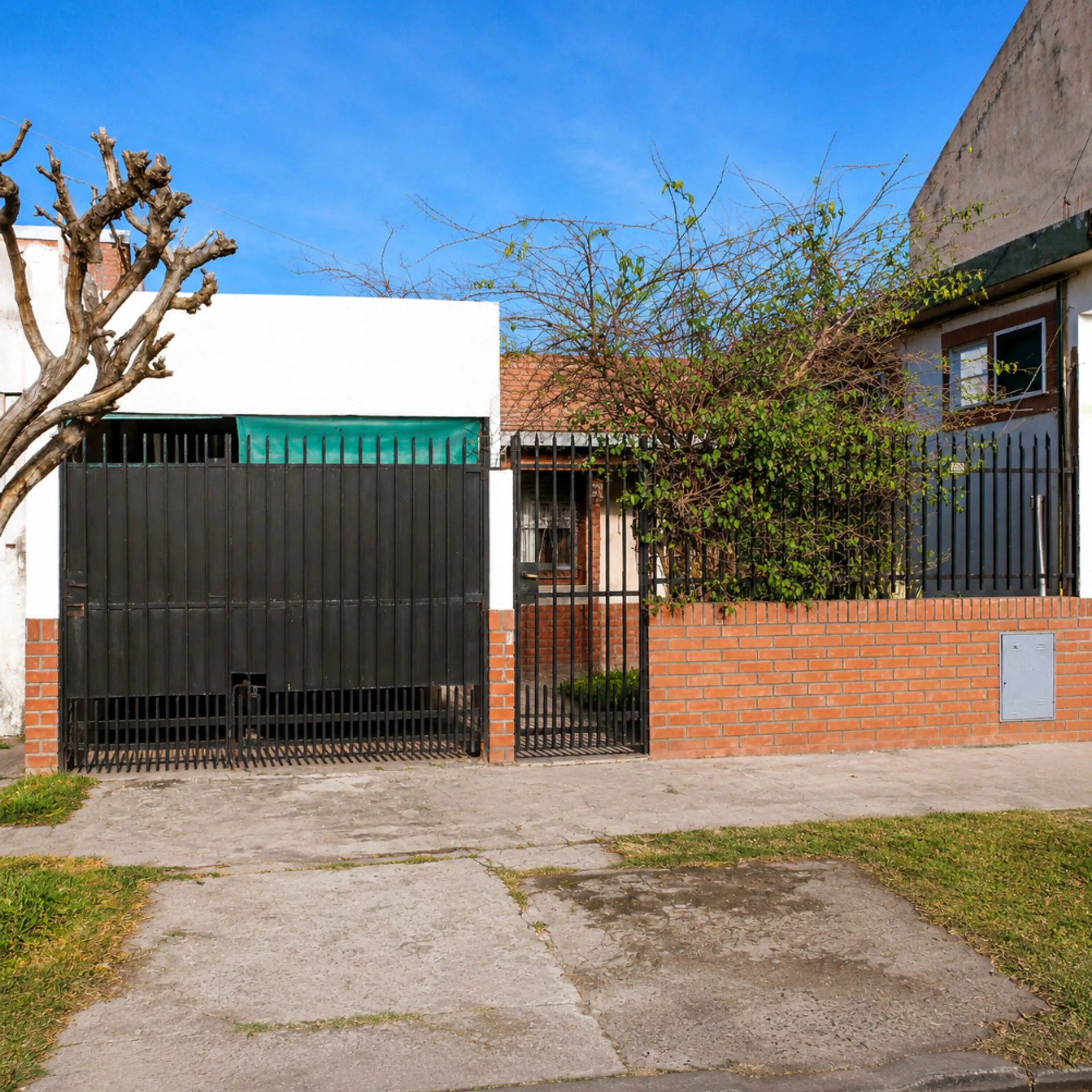 CASA VENTA 4 AMBIENTES G. DE LAFERRERE CON QUINCHO foto 4