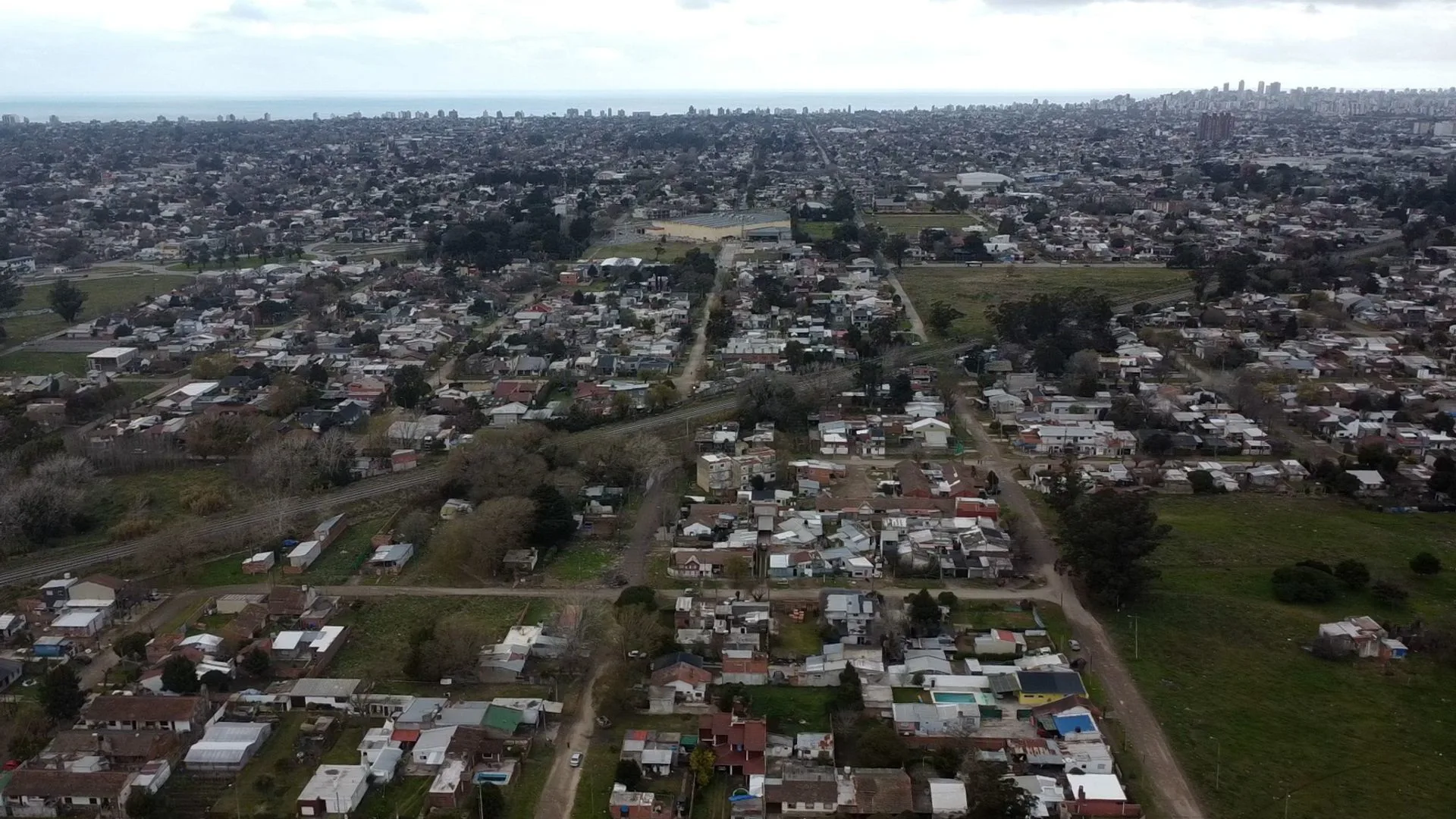 VENTA LOTE REJON E/190 Y 192 UNICO TODOS SERVICIOS foto 4