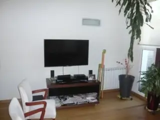 Casa 4 dormitorios, Fisherton. Excelente estado. foto 3